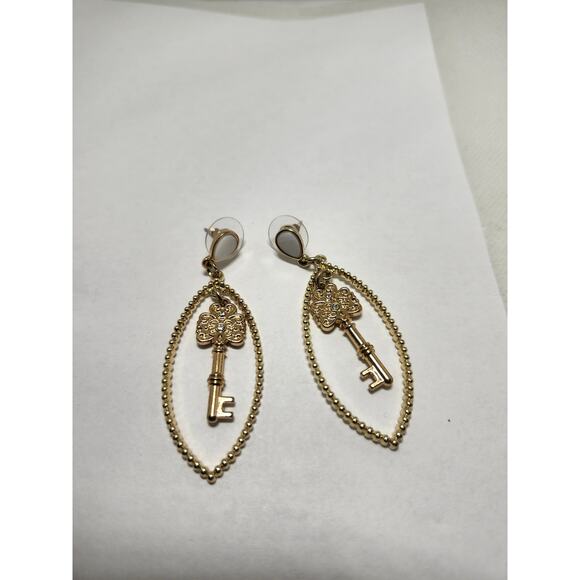 2.5” “CN” Made In China Gold Tone Skeleton Key Stud dangle Earrings - Picture 5 of 6